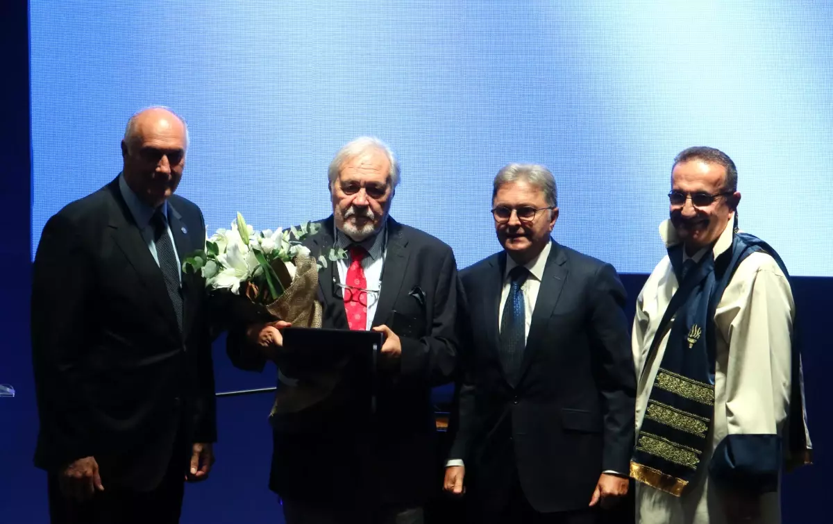 Işık\'ta Akademik Yıl Prof. Dr. İlber Ortaylı\'nın İlk Dersiyle Başladı