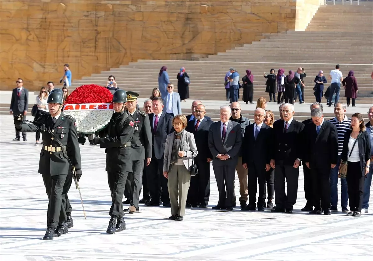 İsmet İnönü mezarı başında anıldı