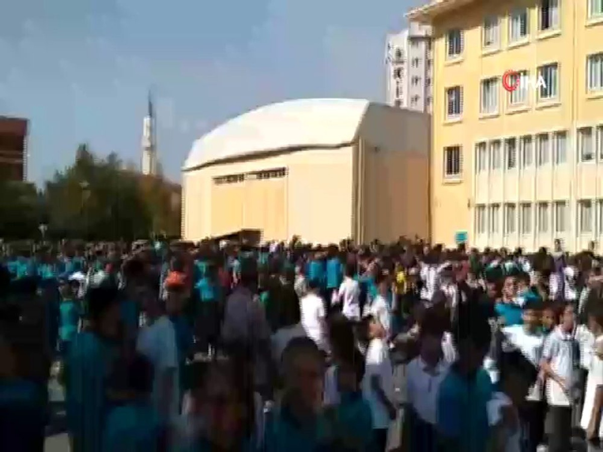 İstanbul Valiliği, okullarda depremden kaynaklı bir olumsuzluk bulunmadığını açıkladı