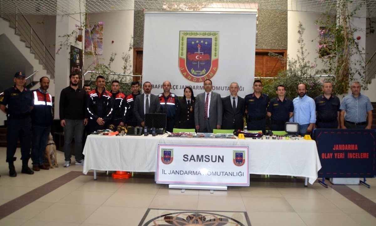 Jandarmadan üniversite öğrencilerine bilgilendirme