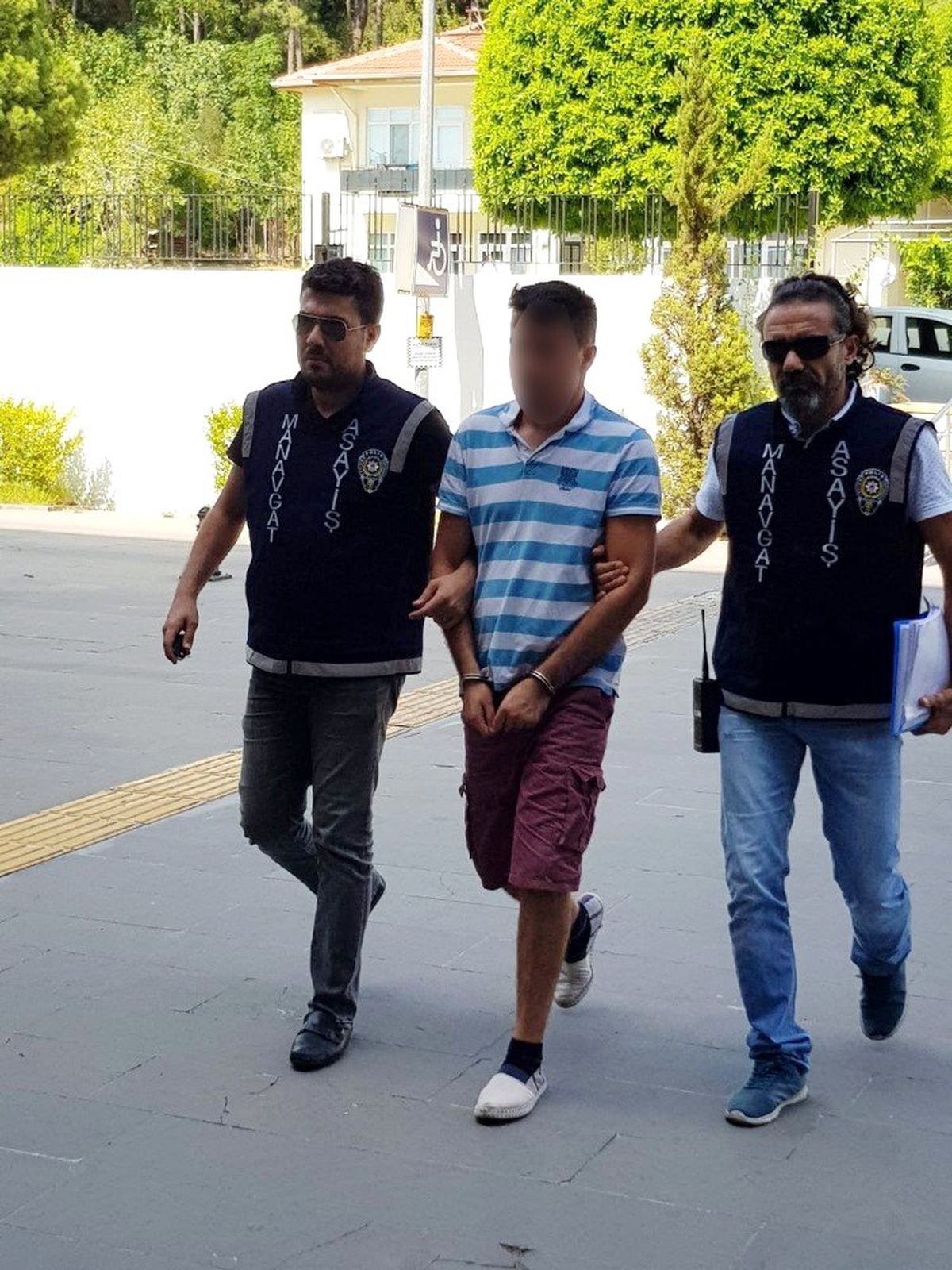 Manavgat Sorgun Çamlığı\'nda araçtan para çalan şahıs yakalandı