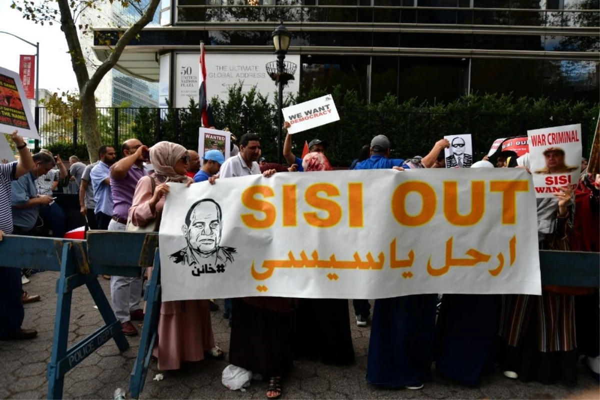 New York\'ta, Sisi karşıtı gösterilerde gergin anlar yaşandı