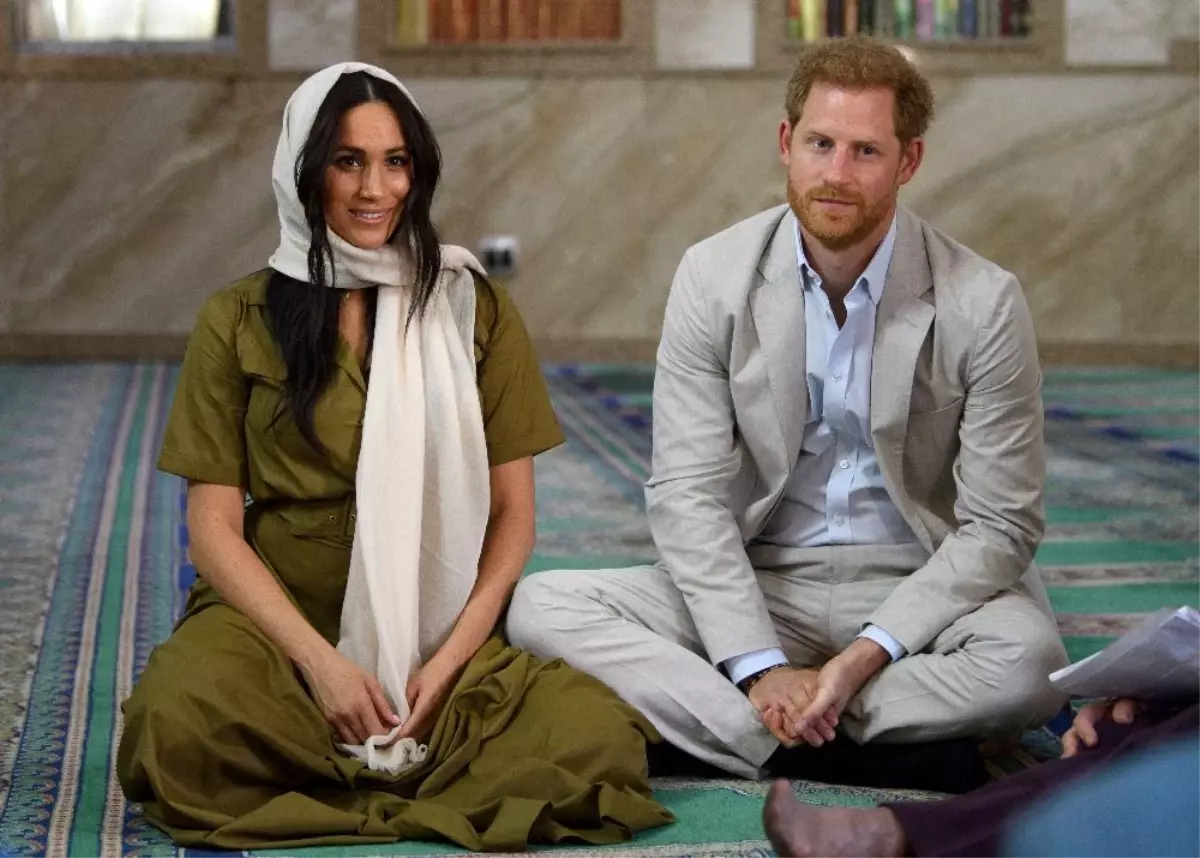 Prens Harry ve Meghan Markle\'dan cami ziyareti