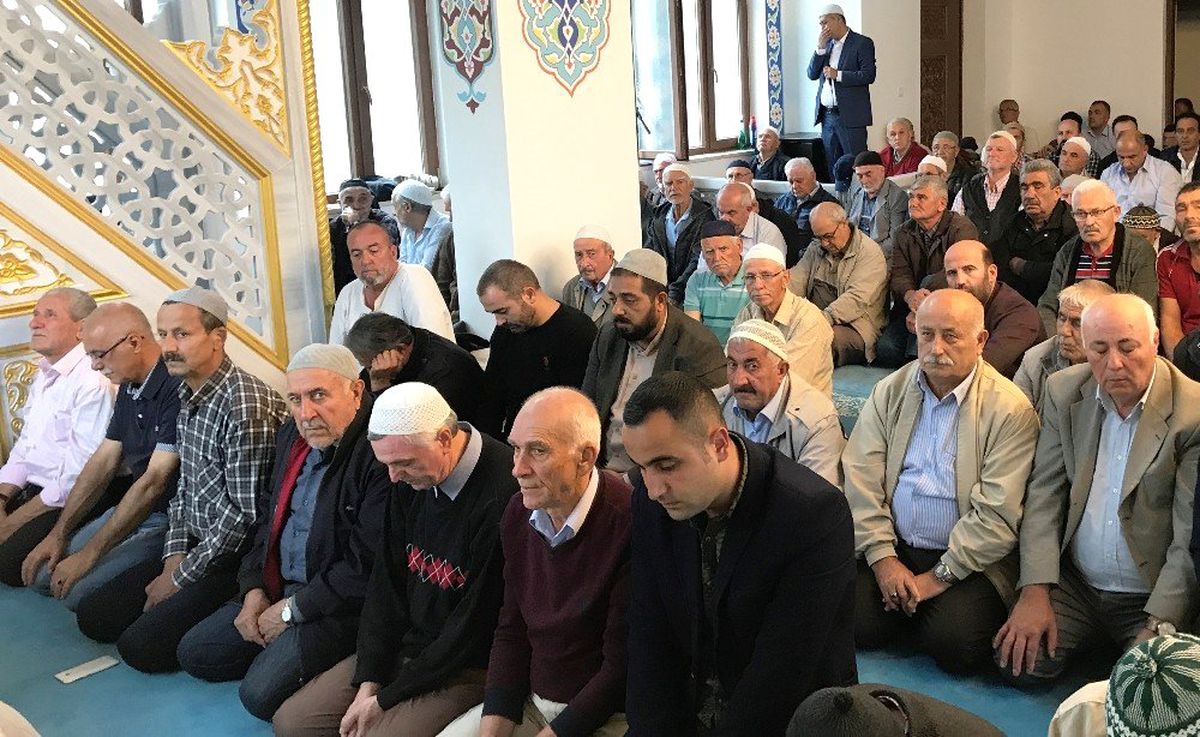 Şehitler Camii dolup taşıyor