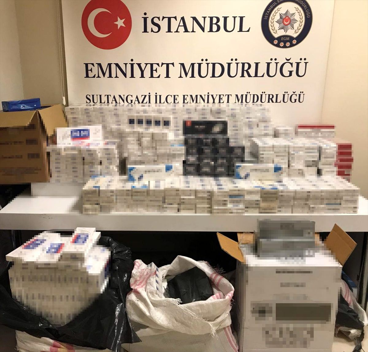 Sultangazi\'de kaçak sigara operasyonu
