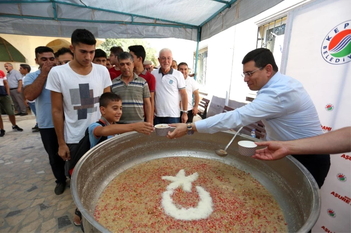 Tütüncü\'den Kepezlilere aşure ikramı