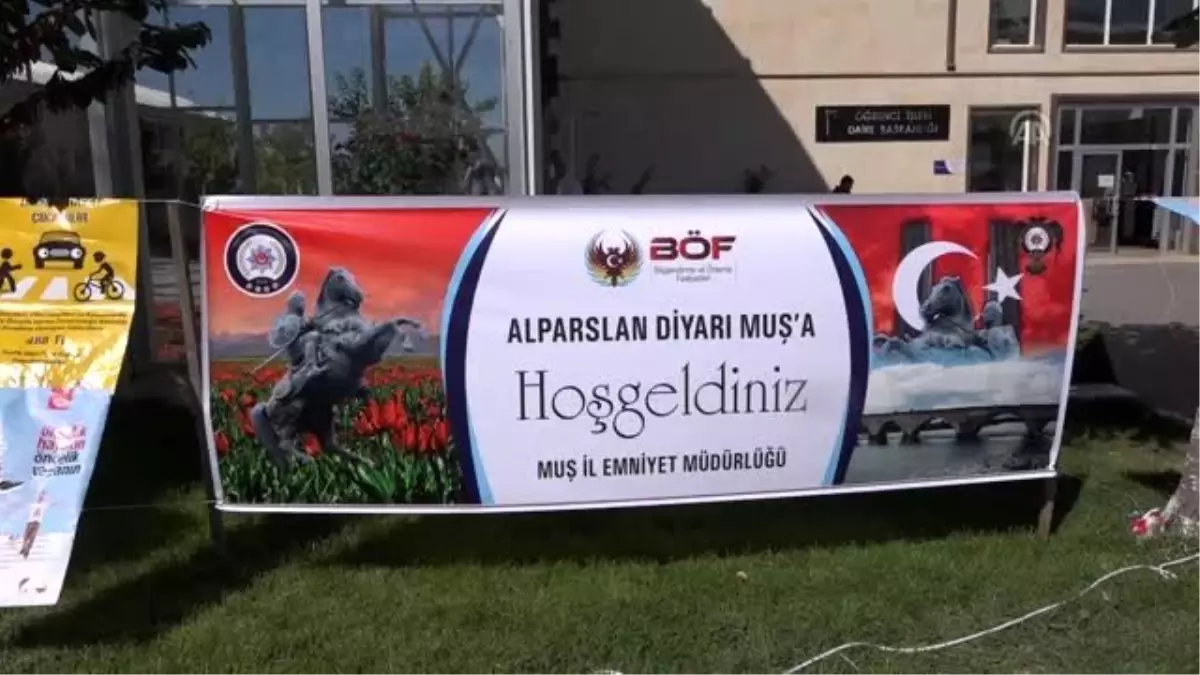 Üniversite öğrencileri "terör ve uyuşturucu" konusunda bilgilendirildi