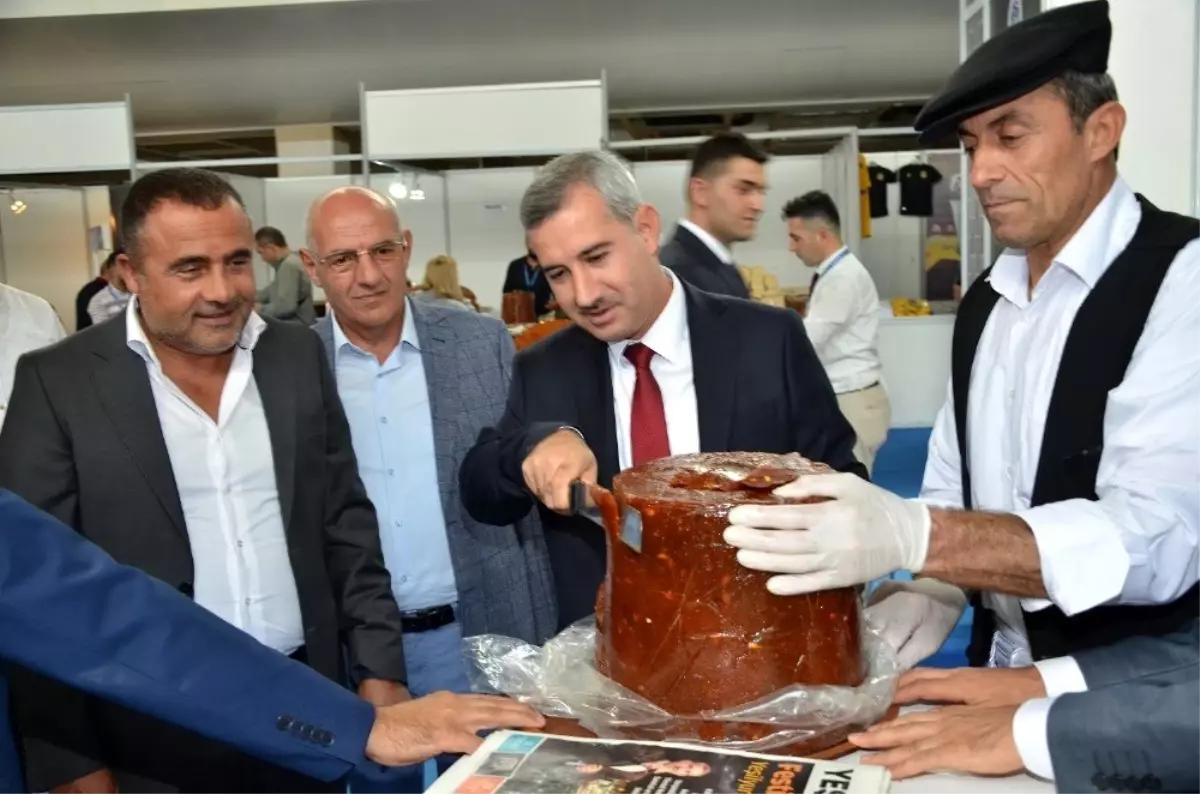 4. Bursa Anadolu Günlerinde Yeşilyurt Belediye standına yoğun ilgi