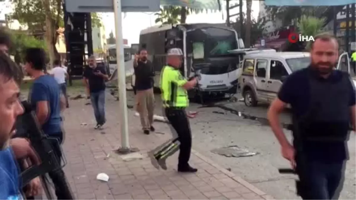 Adana\'da çevik kuvvet servisine bombalı saldırı