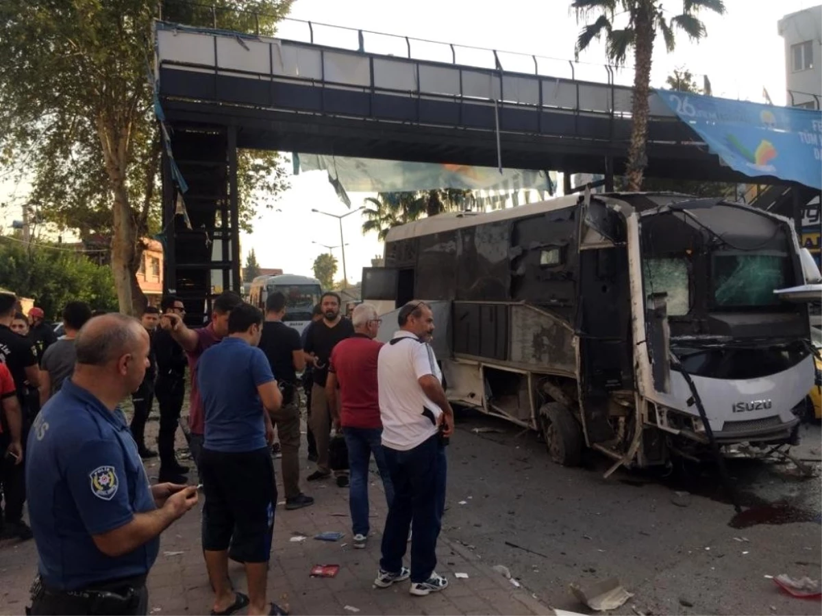 Adana\'da polis servis aracına bombalı saldırı: 5 yaralı
