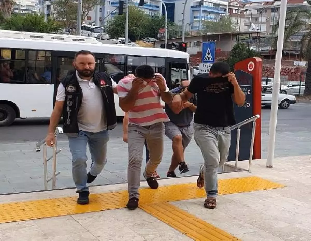 Alanya merkezli uyuşturucu operasyonunda 3 şüpheli adliyede