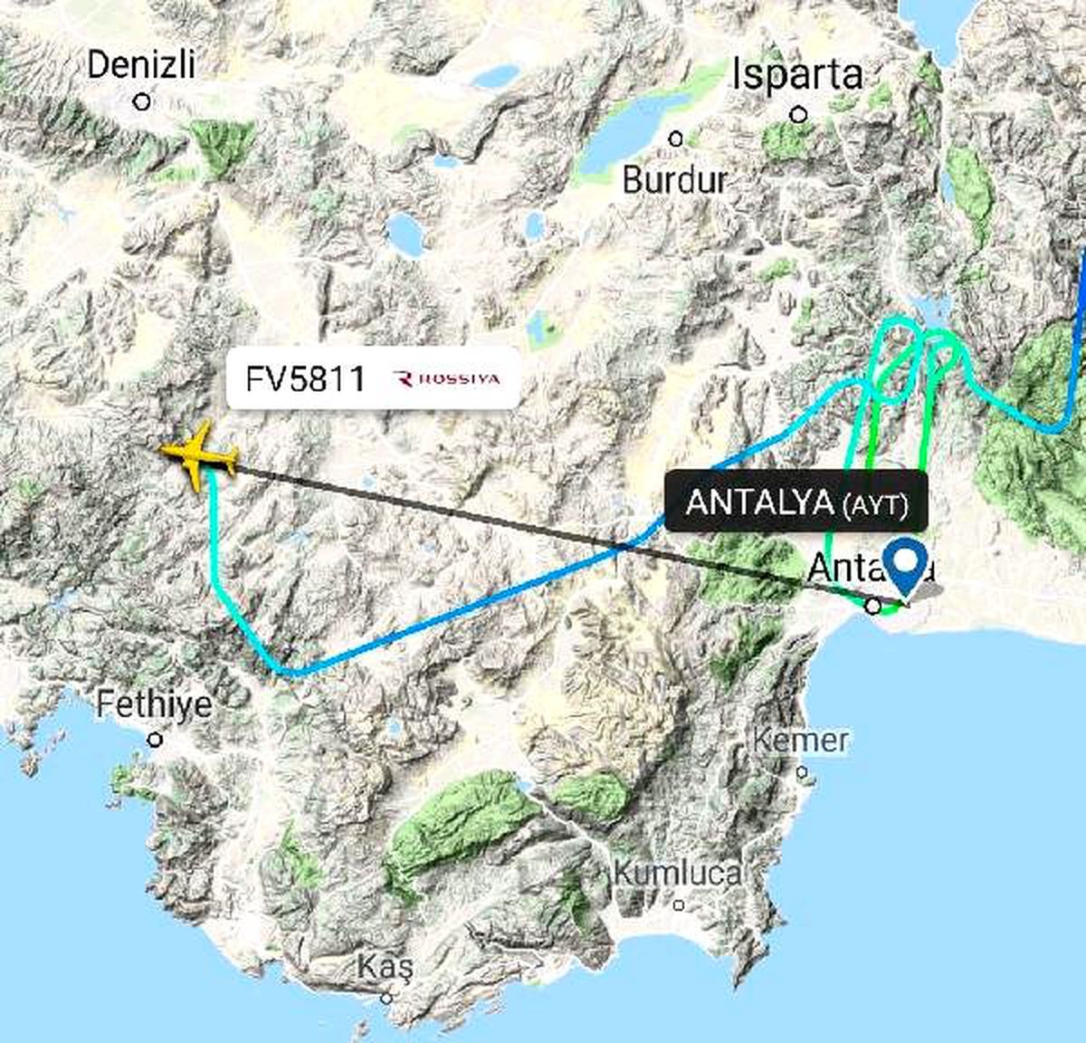 Antalya\'da elektrik yüklü bulutlar, hava trafiğini etkiledi