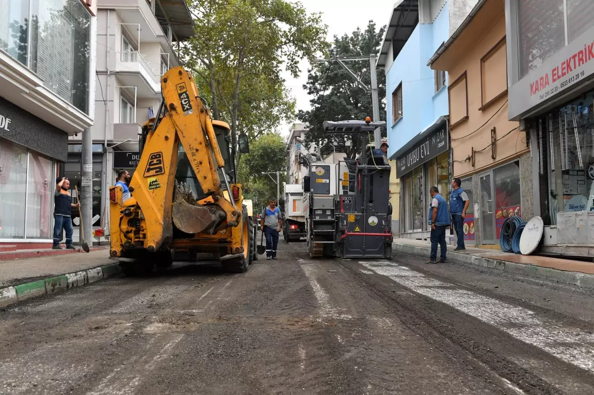 Çınar Caddesi\'nde asfalt çalışması