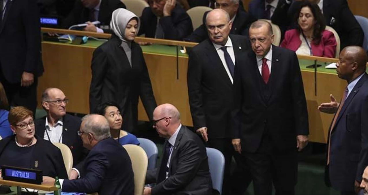Cumhurbaşkanı Erdoğan, Sisi\'yi görünce salona girmedi