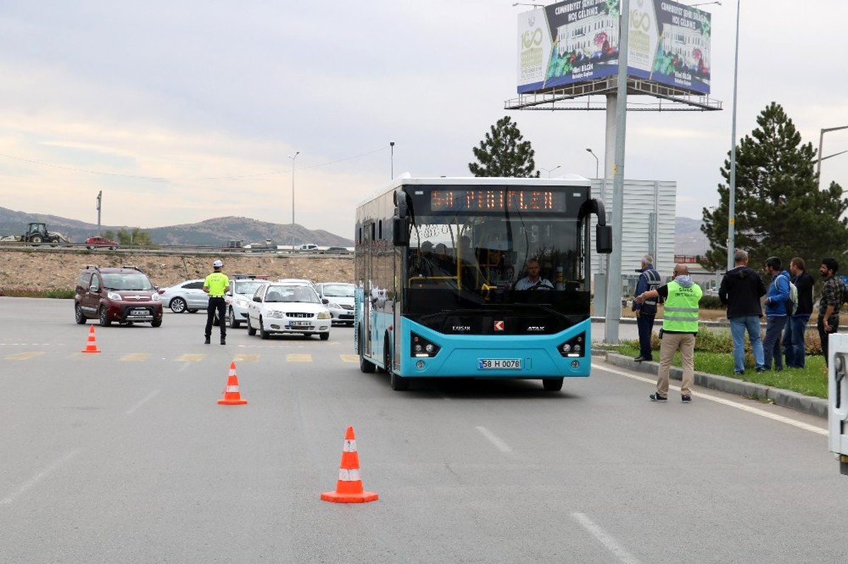 Direksiyon başında sigara içenlere, 153 TL para cezası uygulandı