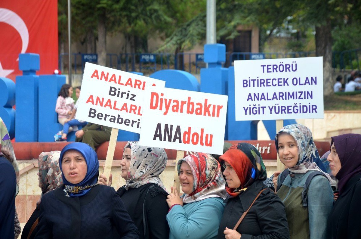 Diyarbakırlı annelerin çığlığına Bilecik\'teki annelerden destek