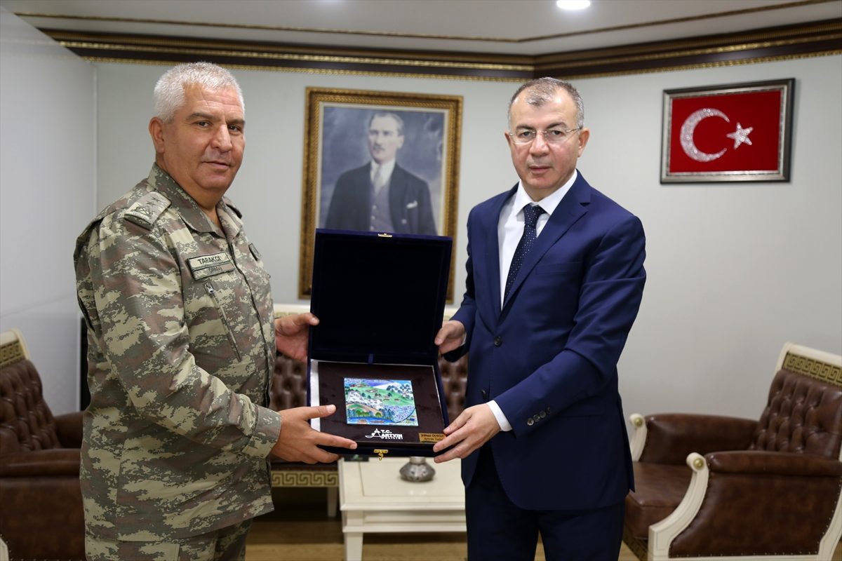 Erzurum 9. Kolordu Komutanı Tümgeneral Tarakcı, Artvin\'de