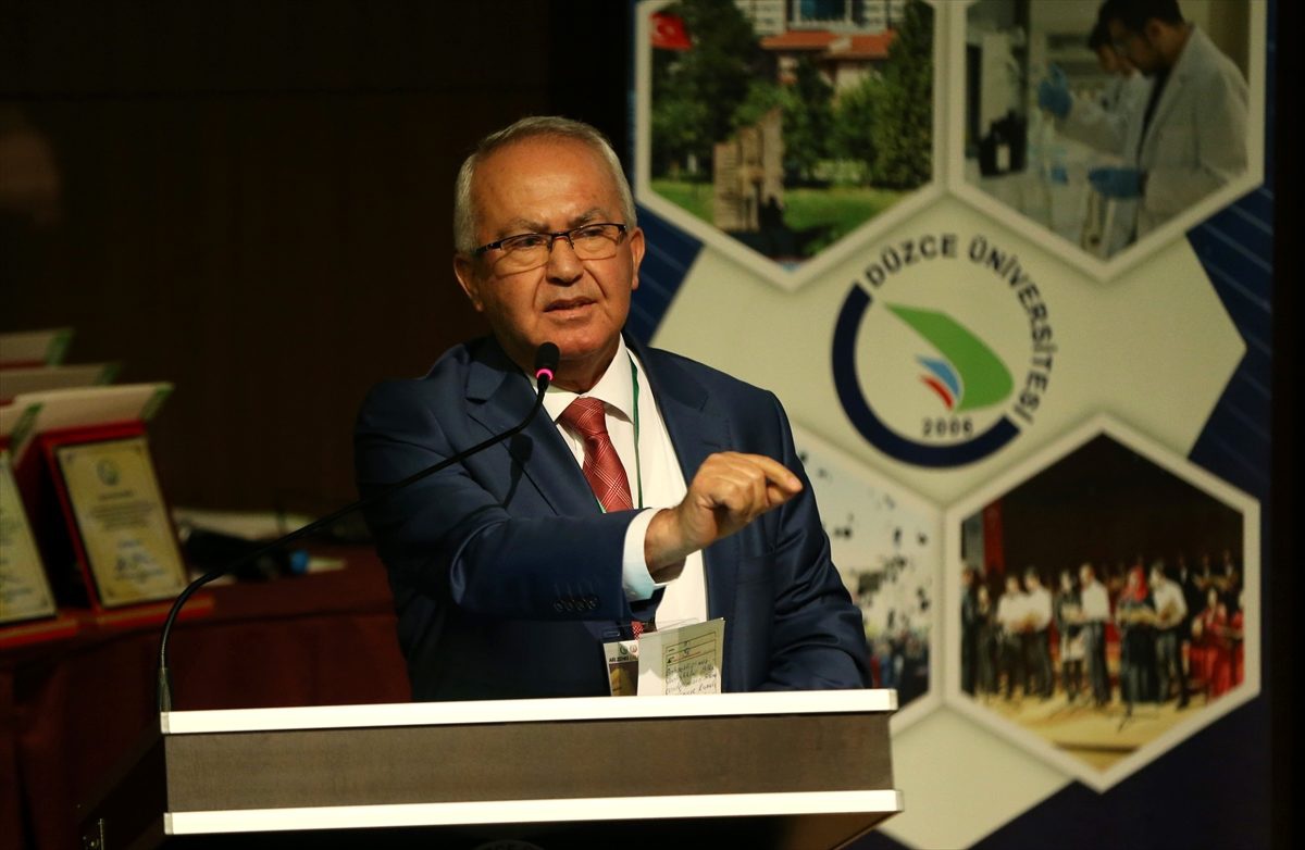 "Gramı 400 lira olan arı zehri dolayısıyla artık arıcının gözü balda olmayacak"