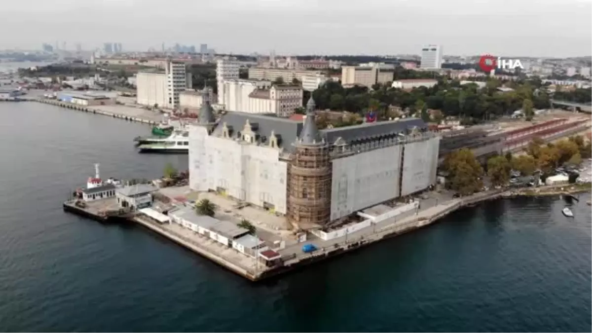 Haydarpaşa Garı\'nın simgesi olan saat yerine monte edildi