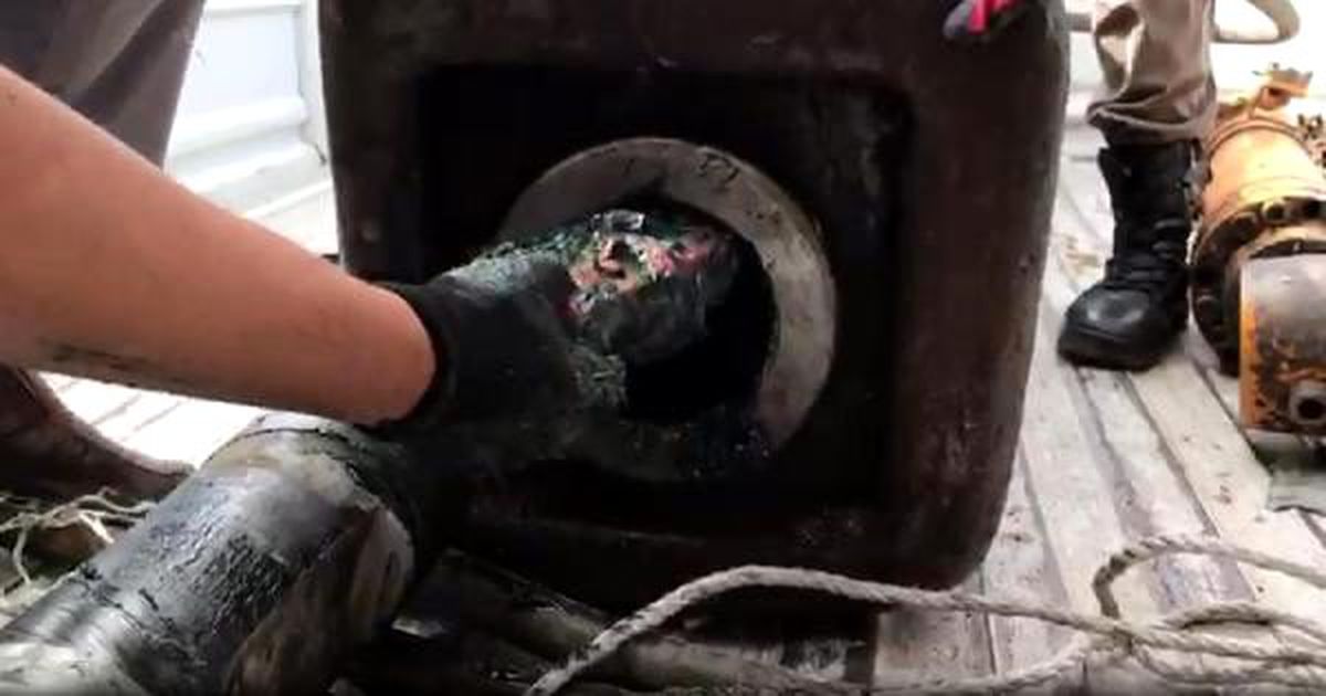 Kaya parçalayan ekskavatörün içine eroin zulaladılar