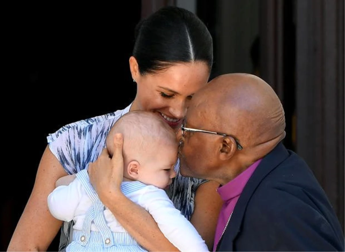 Kraliyet bebeği Archie, Nobel ödüllü başpsikopos Desmond Tutu ile tanıştı