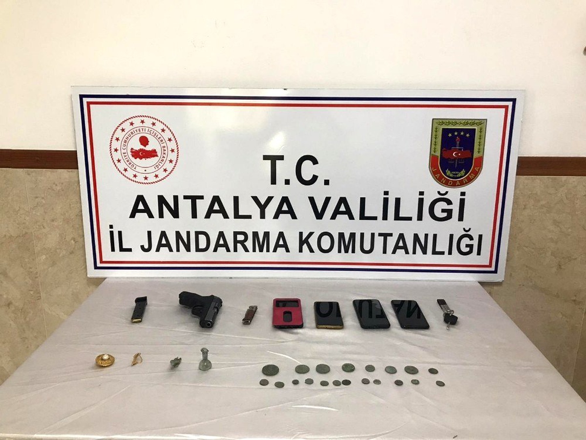 Manavgat\'ta bin 400 yıllık tarihi eser ele geçirildi