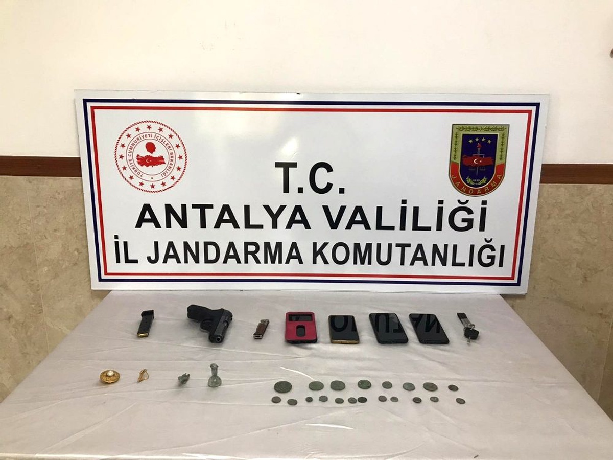 Manavgat\'ta bin 400 yıllık tarihi eser ele geçirildi