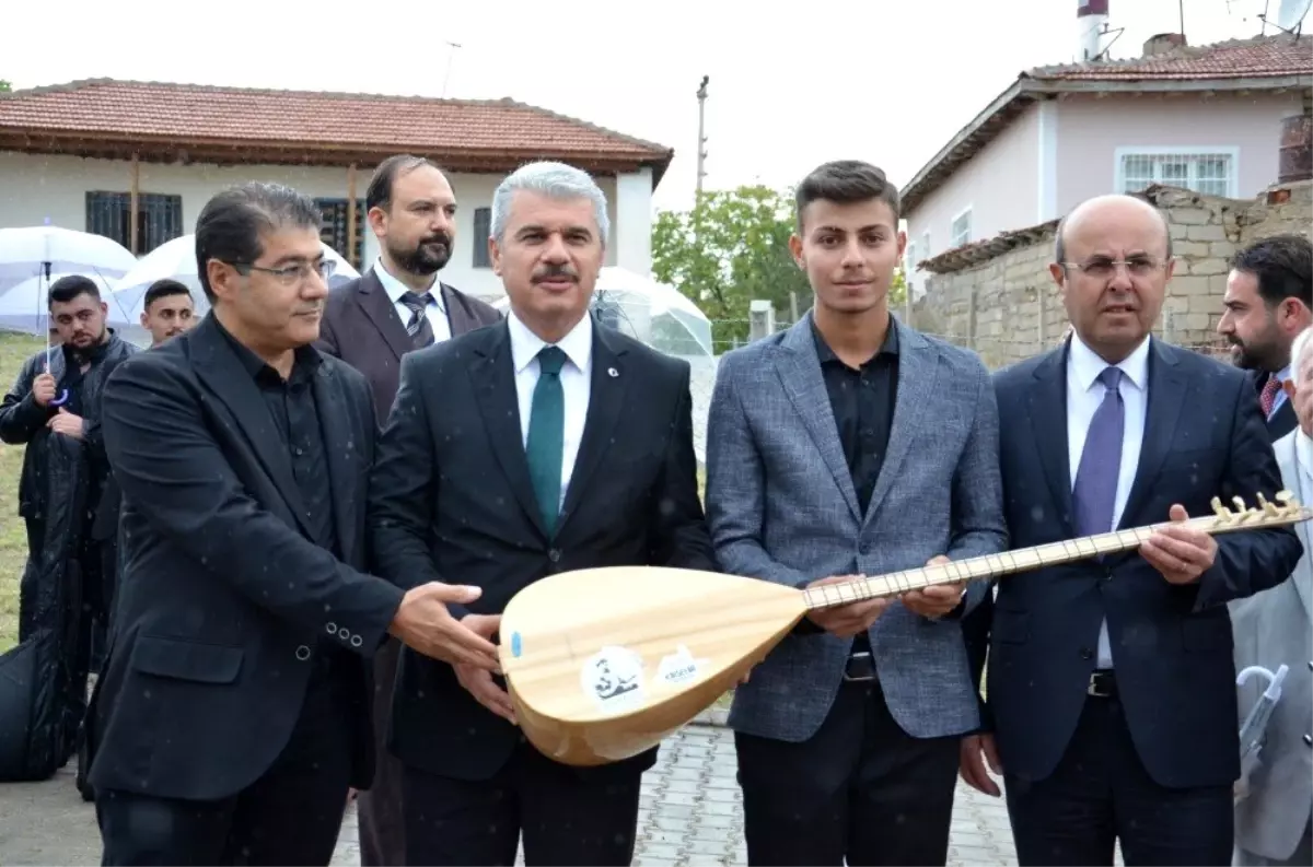 Neşet Ertaş\'ın oğlu Hüseyin Ertaş: "Ne yaparsan yap, işini aşk ile yap"