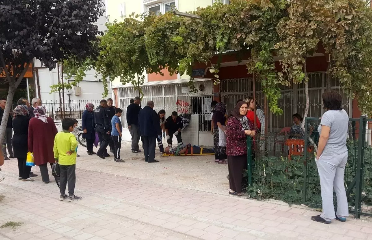 Ölen annesinin evine kimlik almak için balkondan girmek isterken düşüp yaralandı