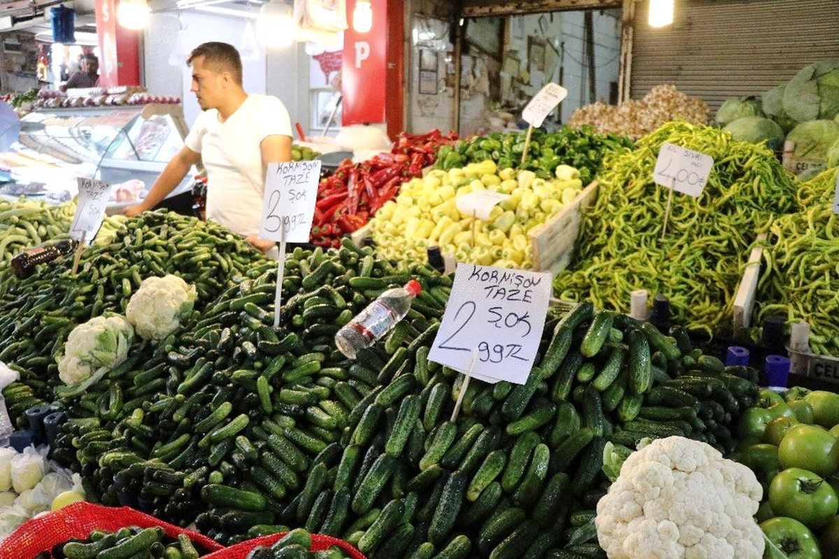 (Özel) Turşuluklar pazar tezgahlarını süsledi