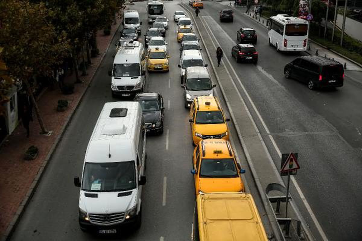 Sürücülere arabada sigara içme cezası