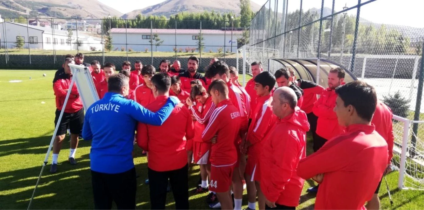 UEFA A Lisans Kursu\'nun ilk etabı Erzurum\'da başladı