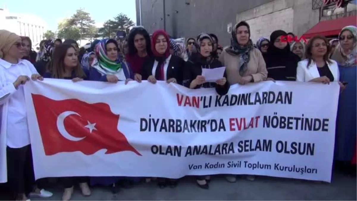 Van vanlı kadınlardan diyarbakır\'daki ailelere destek