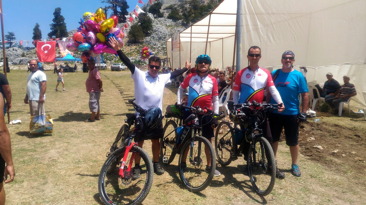 Yoldaşlar Çukuryayla şenliğine pedalladı
