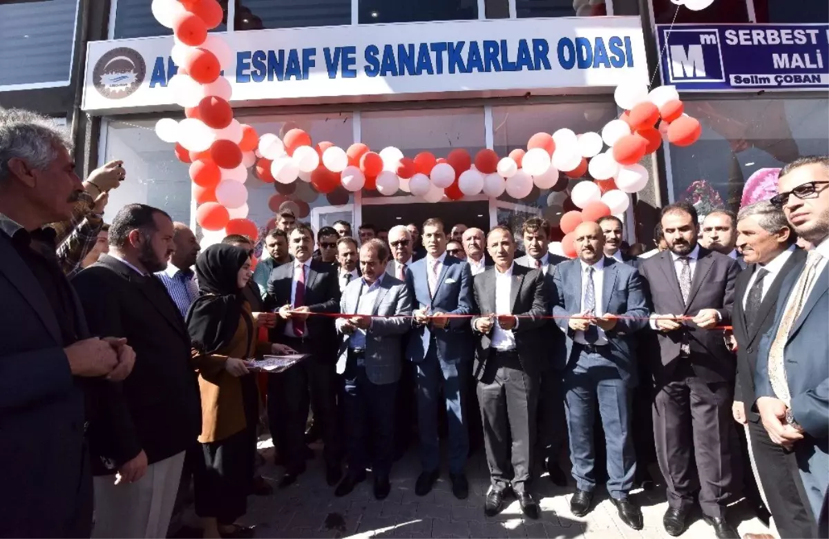 Ahlat Esnaf ve Sanatkarlar Odasının yeni hizmet binası açıldı