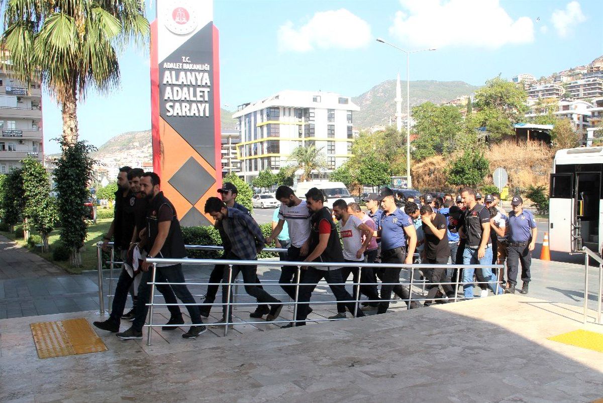 Alanya merkezli uyuşturucu operasyonda gözaltına alınan 16 şüpheli adliyede