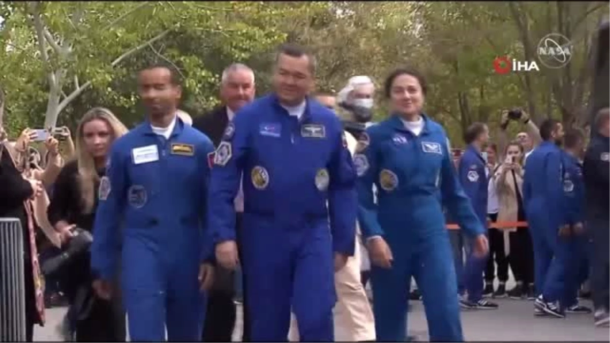 BAE\'nin İlk Astronotu Uluslararası Uzay İstasyonu\'na Ulaştı
