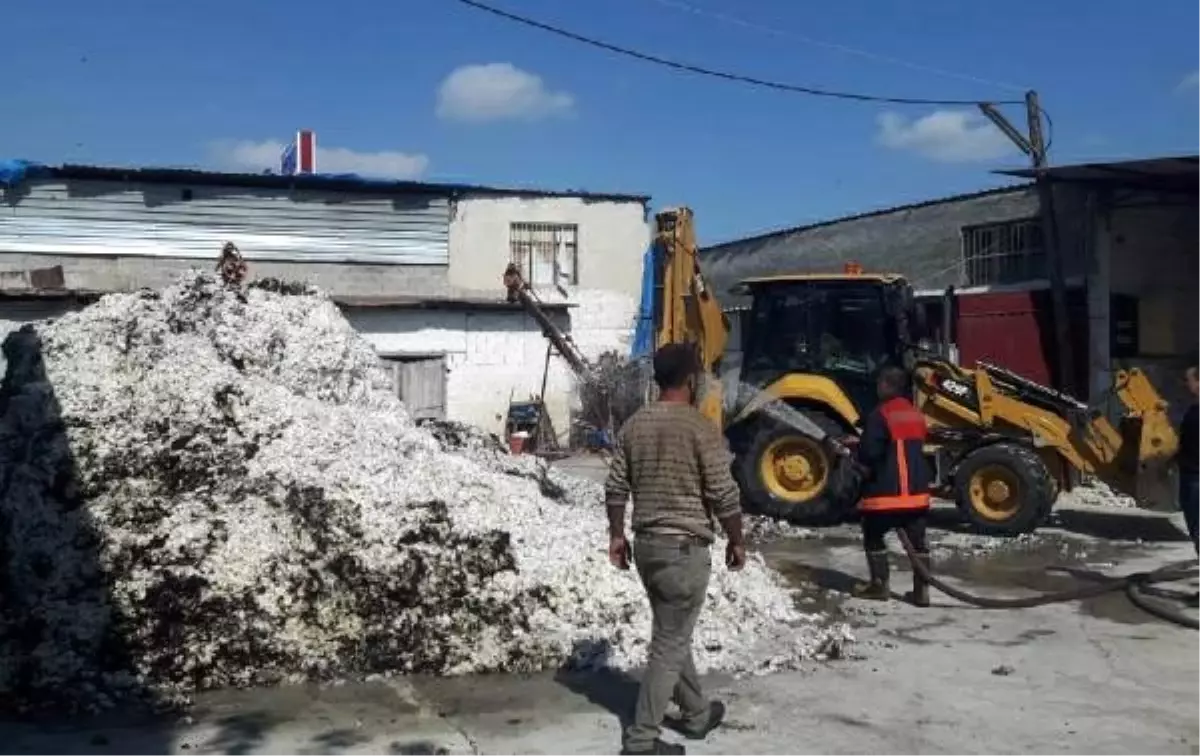 Çırçır fabrikasındaki yangında 20 ton pamuk kül oldu