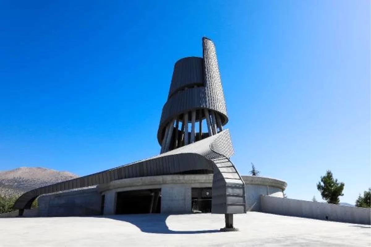 Demirel\'in anıt mezarı ziyarete açıldı