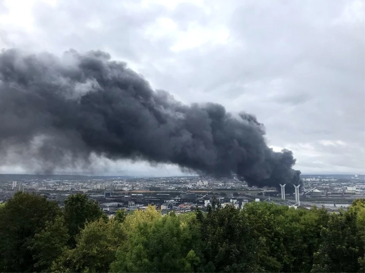 Fransa\'da kimya fabrikasında yangın