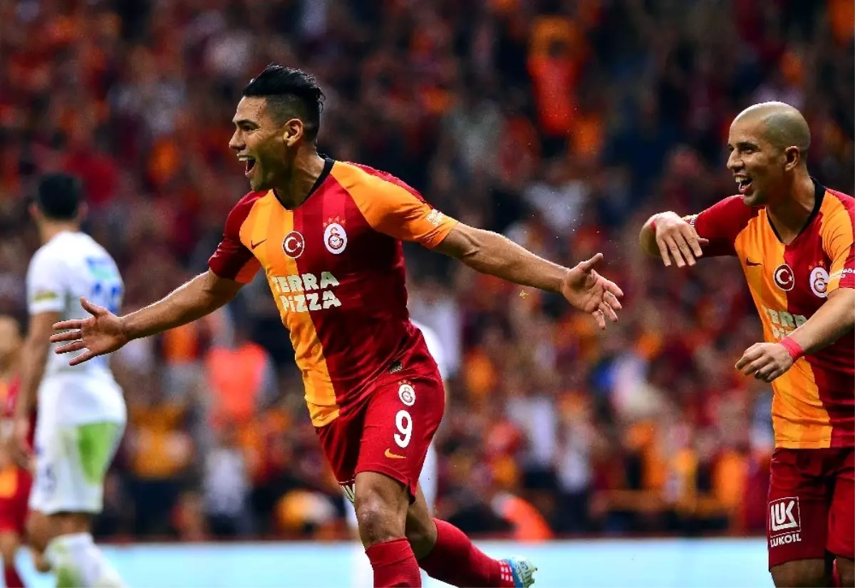 Galatasaray\'da 14 futbolcunun ilk Fenerbahçe derbisi heyecanı