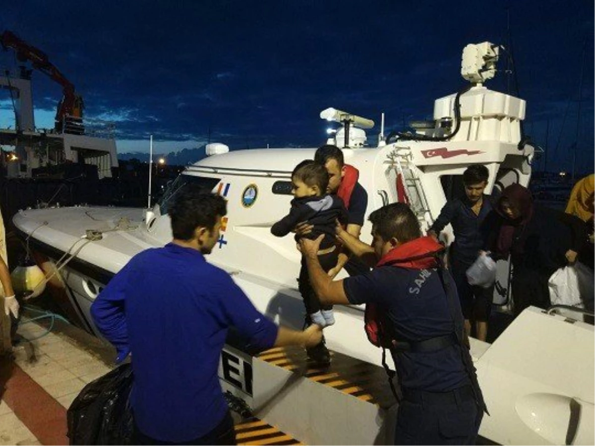 İzmir\'de 80 düzensiz göçmen yakalandı