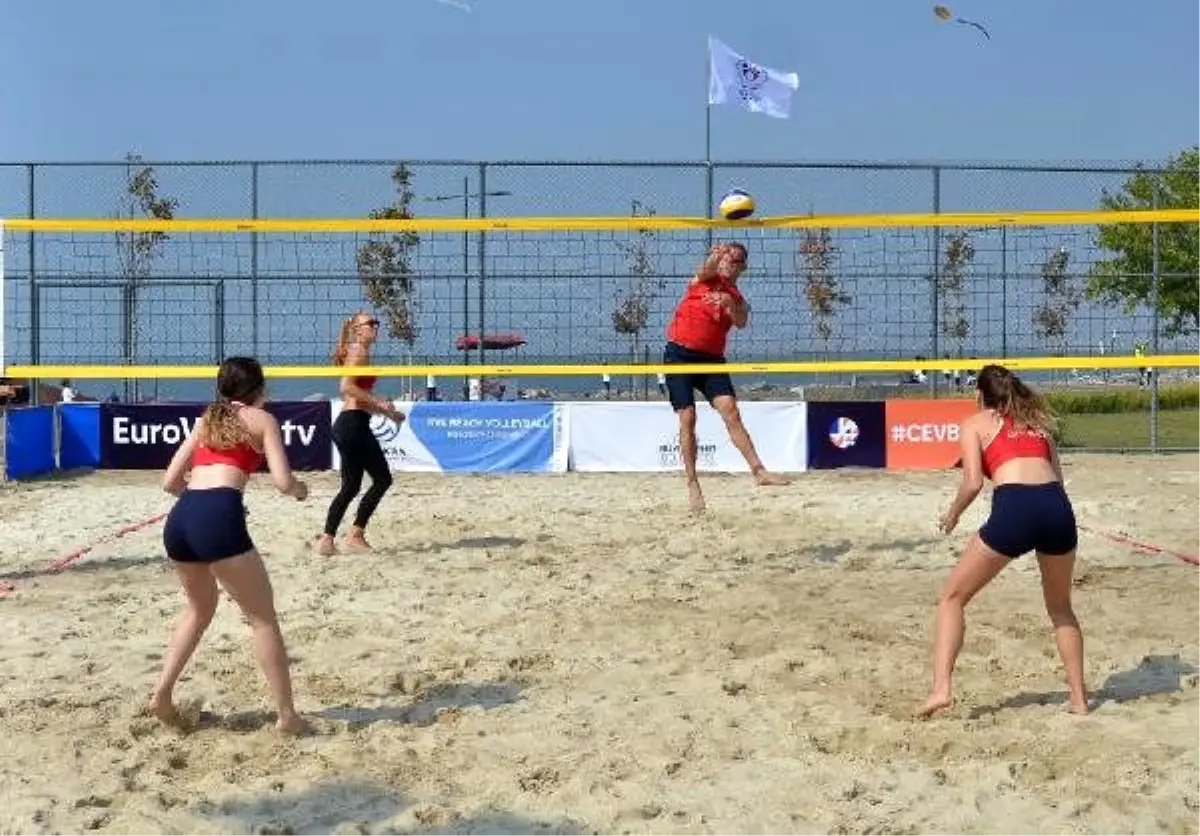 İzmir\'de plaj voleybolu şöleni başlıyor