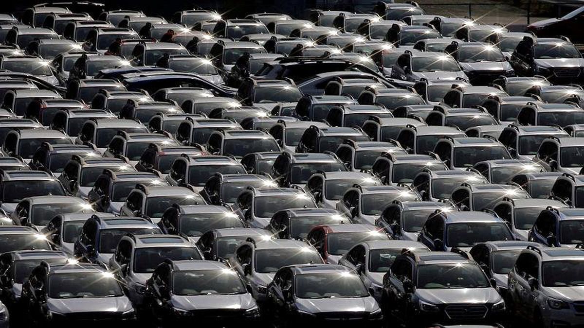 Satılan taşıt sayısı 1 senede yüzde 40 geriledi, kamu bankaları kredileri düşürdü