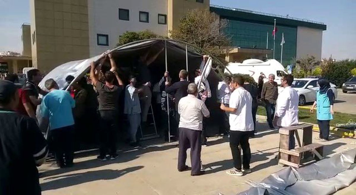 Silivri Devlet Hastanesi\'nin bahçesine çadır kuruldu