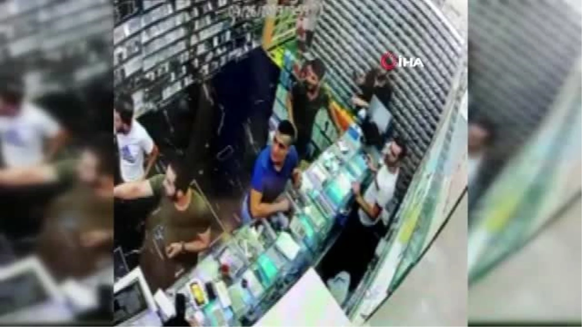 Sirkeci Tahtakale İş Hanı\'nda deprem paniği kamerada