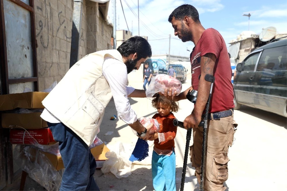 Suriyelilere et dağıtımı yapıldı