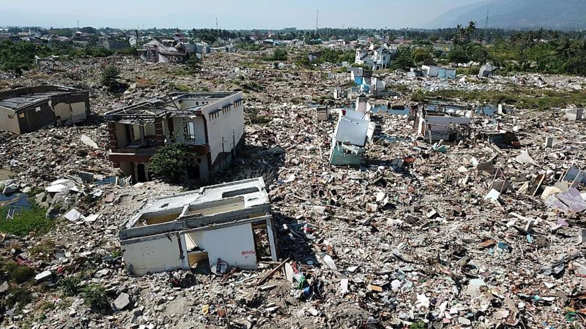 Tsunamiden 1 yıl sonra Sulawesi adası yaralarını hala saramadı