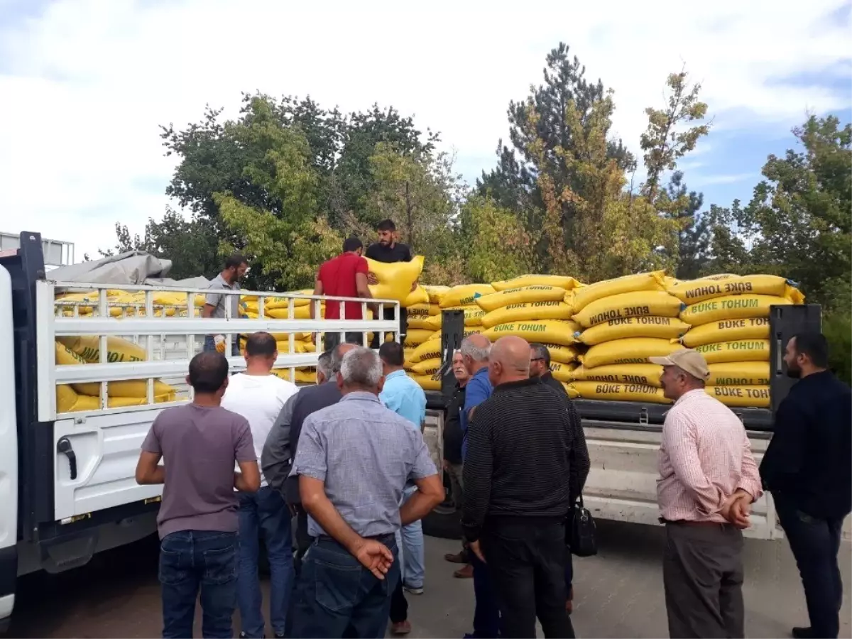 Tuncelili çiftçiye, 56 ton tohum dağıtıldı