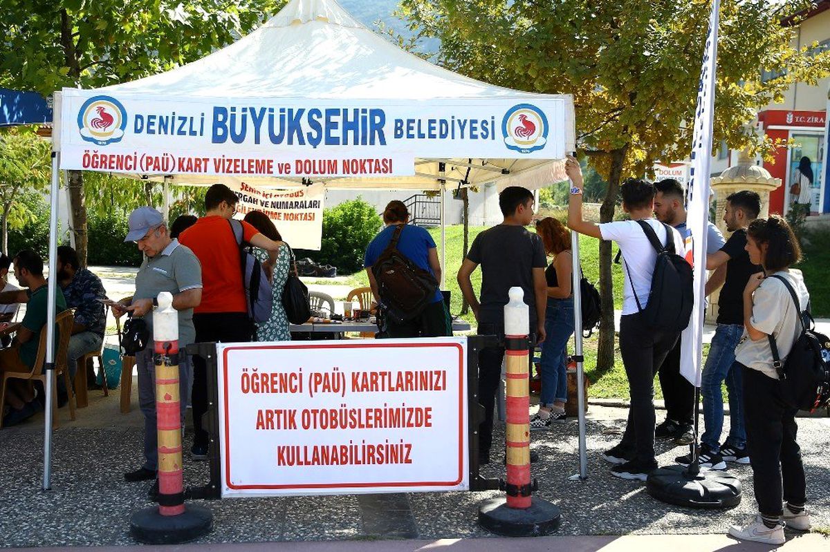 Üniversite öğrencileri toplu taşıma hakkında bilgilendirildi